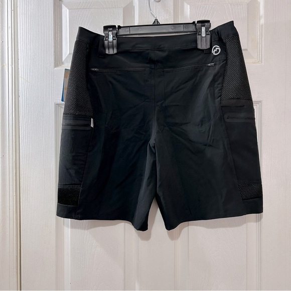 Magellan Outdoors Pro Angler Men's Shorts Realtree Black Camo Size Large - Picture 2 of 9